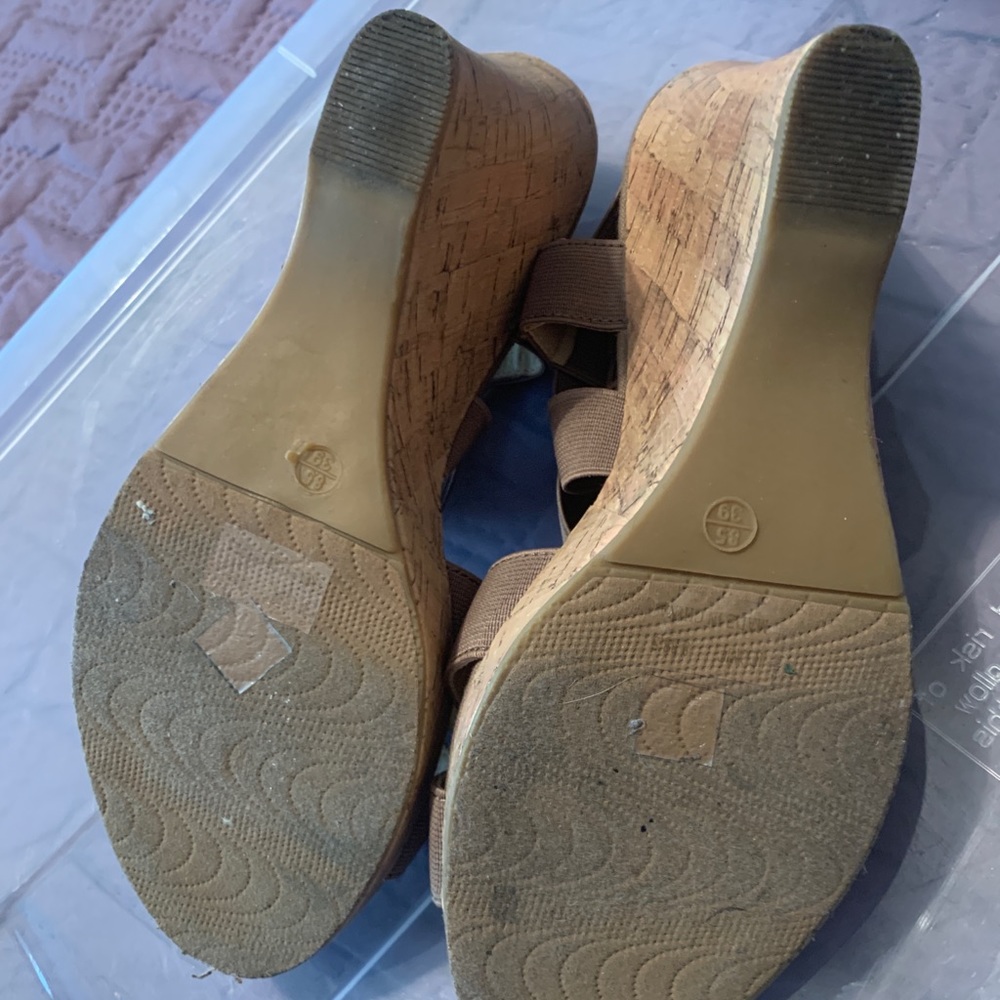 Wedge sandals